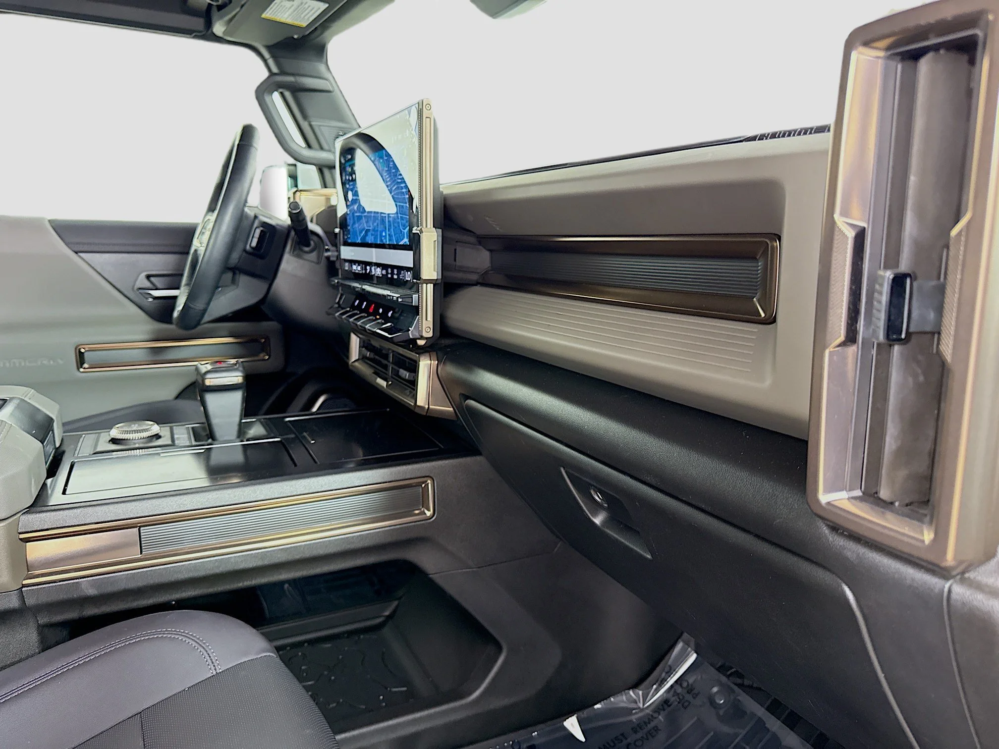 Used 2025 Interstellar White GMC 2X image 33