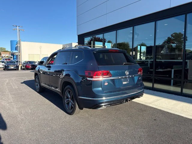 Used 2019 Blue Volkswagen 3.6L V6 SE image 4