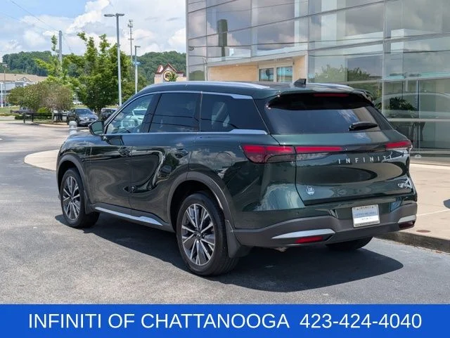 Certified Used 2026 Green INFINITI LUXE image 3