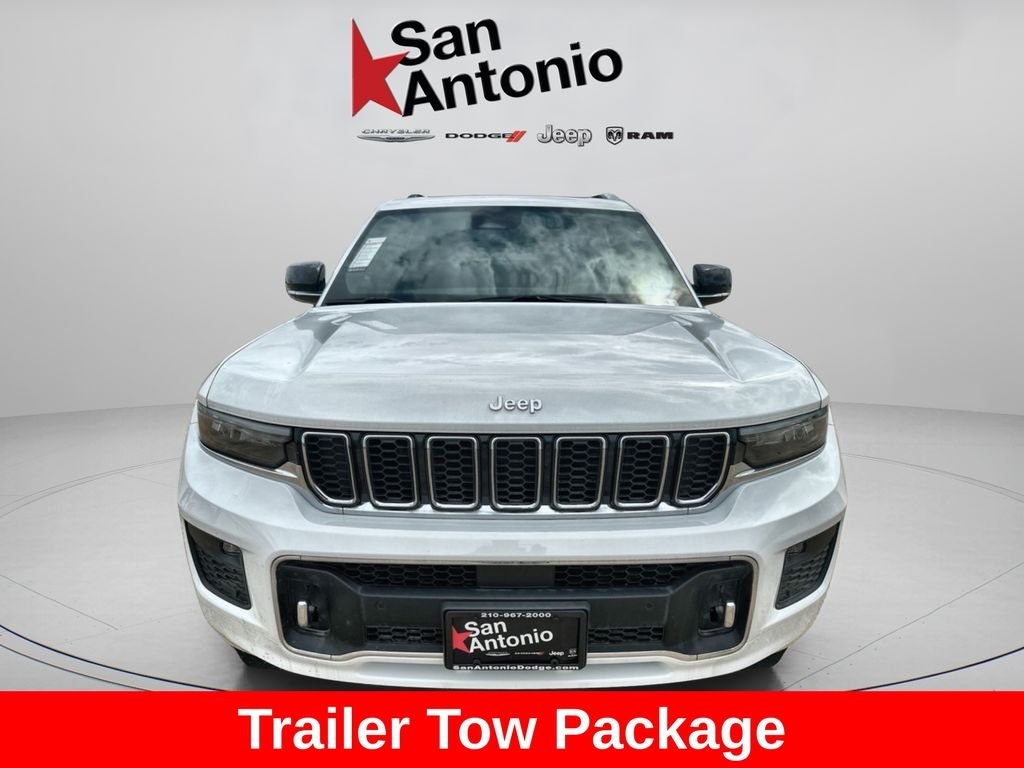 New 2025 Bright White Clear-Coat Exterior Paint Jeep Overland image 4