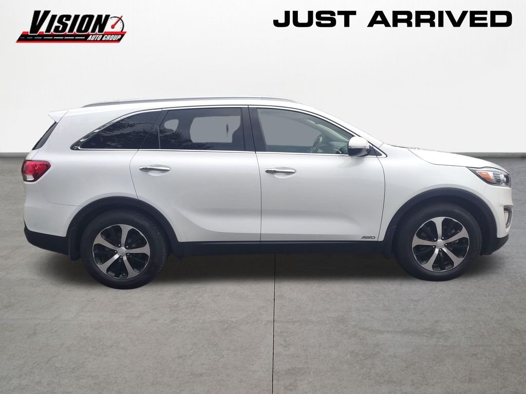 Used 2016 White Kia EX image 6