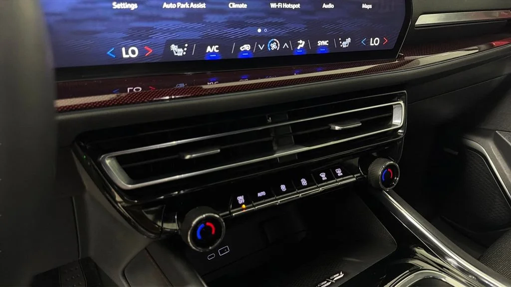 2024 Chevrolet Traverse Z71 - Photo 23