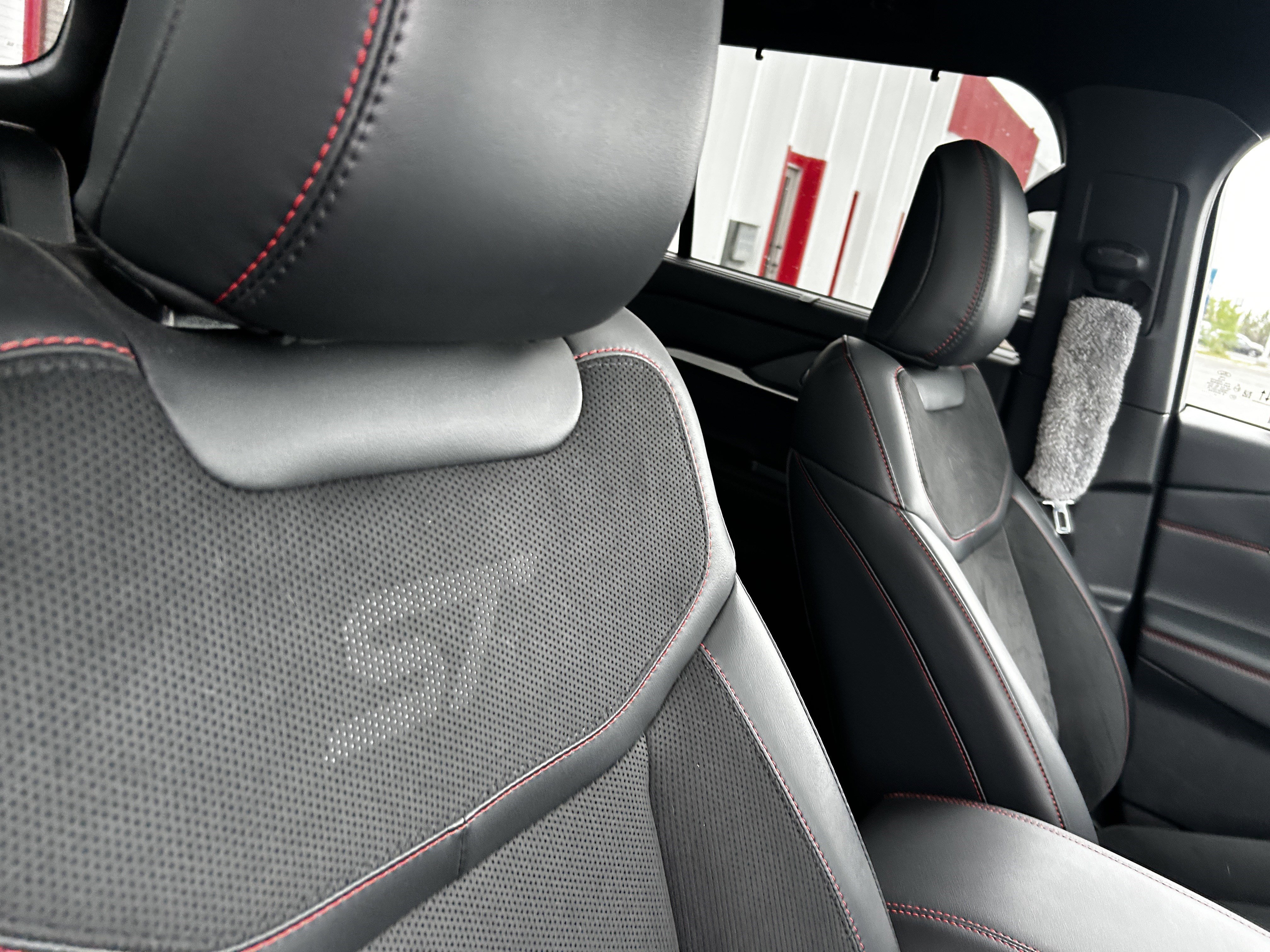 2025 Ford Explorer ST - Photo 14
