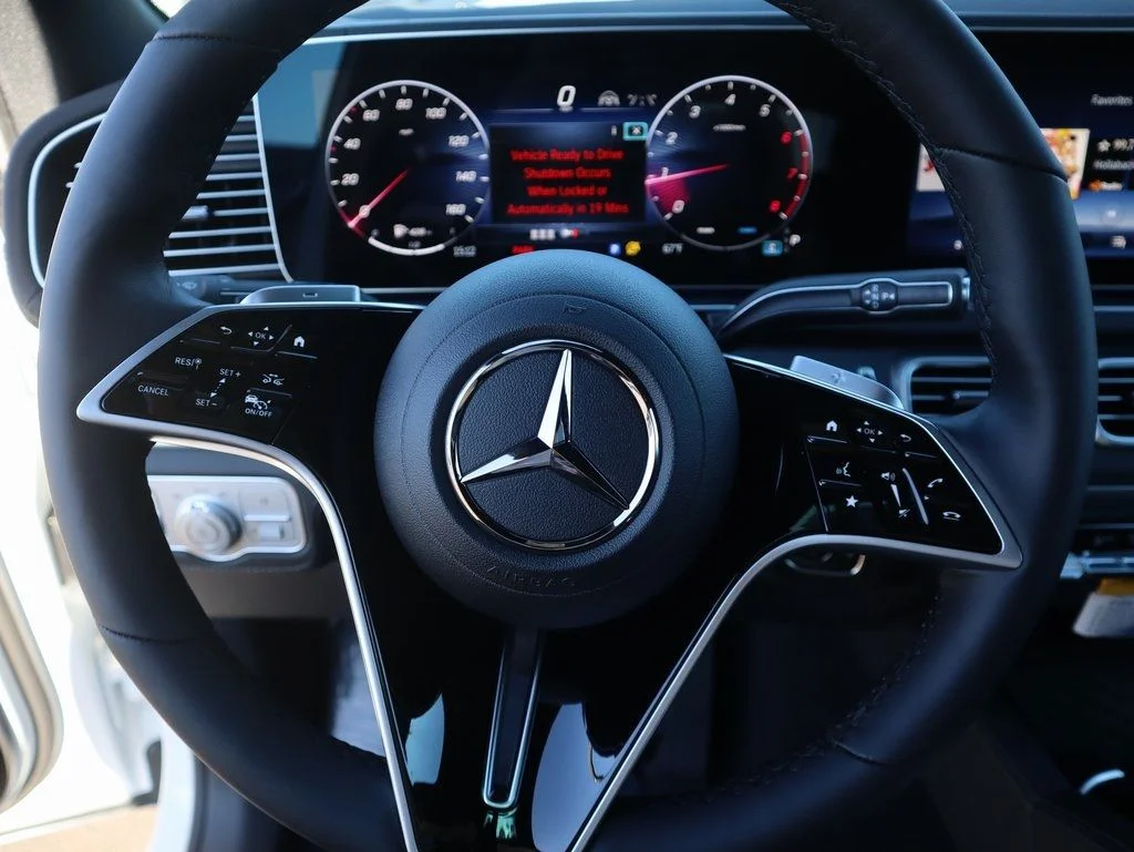 New 2026 MANUFAKTUR Moonlight White Metallic Mercedes-Benz GLE 350 image 35