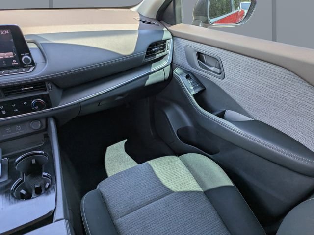 Used 2021 Red Nissan S image 17