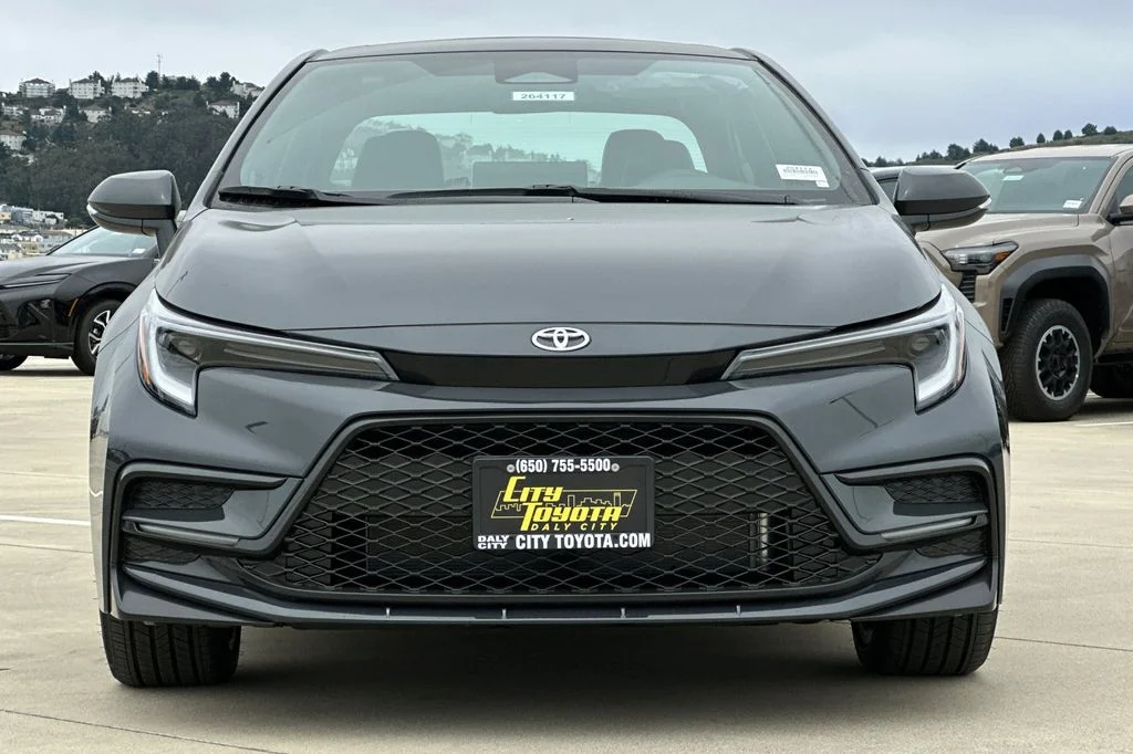 New 2026 Underground with Midnight Black Metallic roof <sup>1</sup> Toyota  XSE image 9