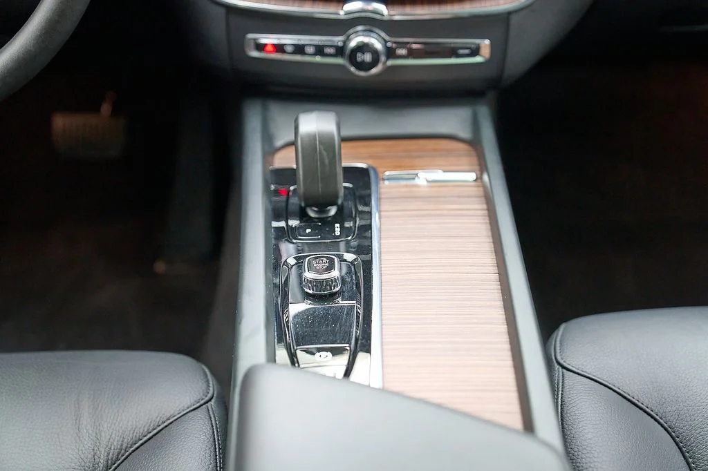 Certified Used 2024 Vapour Grey Volvo Plus image 29