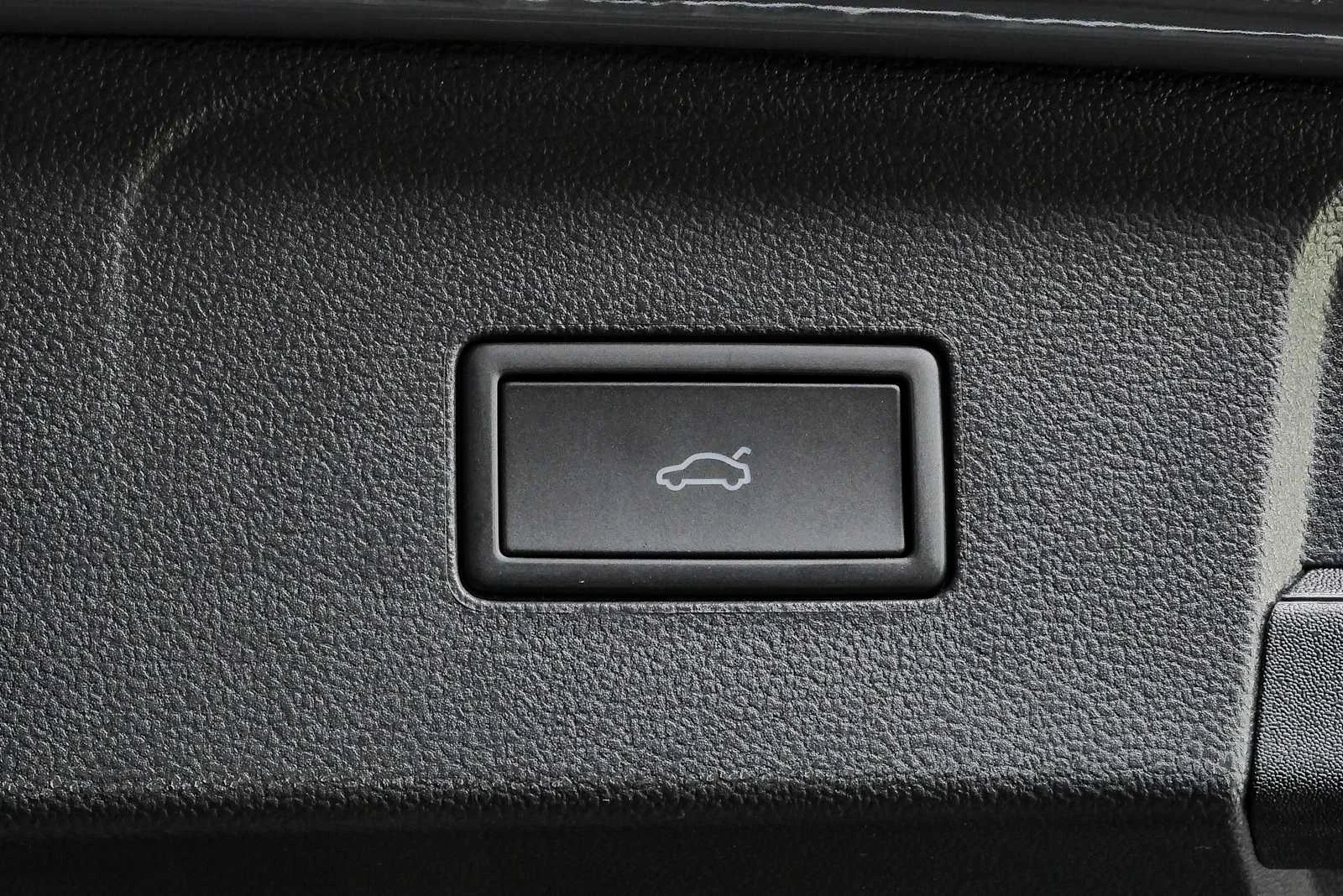 New 2026 Pure Gray Volkswagen 2.0T SEL image 33