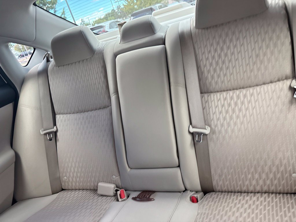 Used 2018 White Nissan 2.5 SV image 32