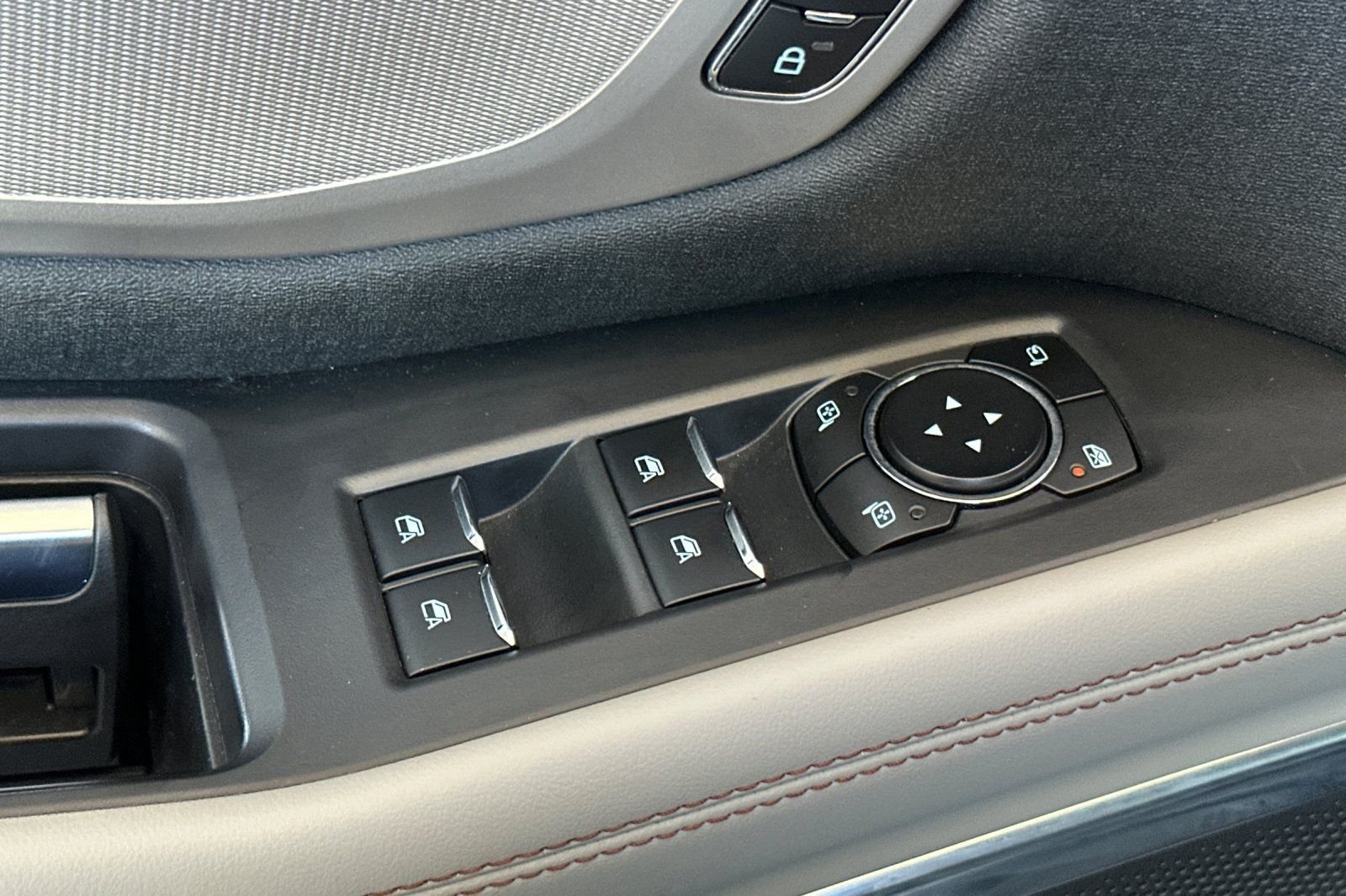 Used 2025 Gray Ford Active image 11