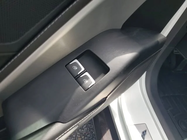 Used 2016 ARCTIC WHITE Chevrolet Z06 1LZ image 10