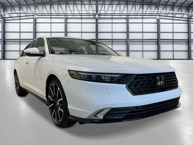 New 2026 Platinum White Pearl Honda Touring image 9