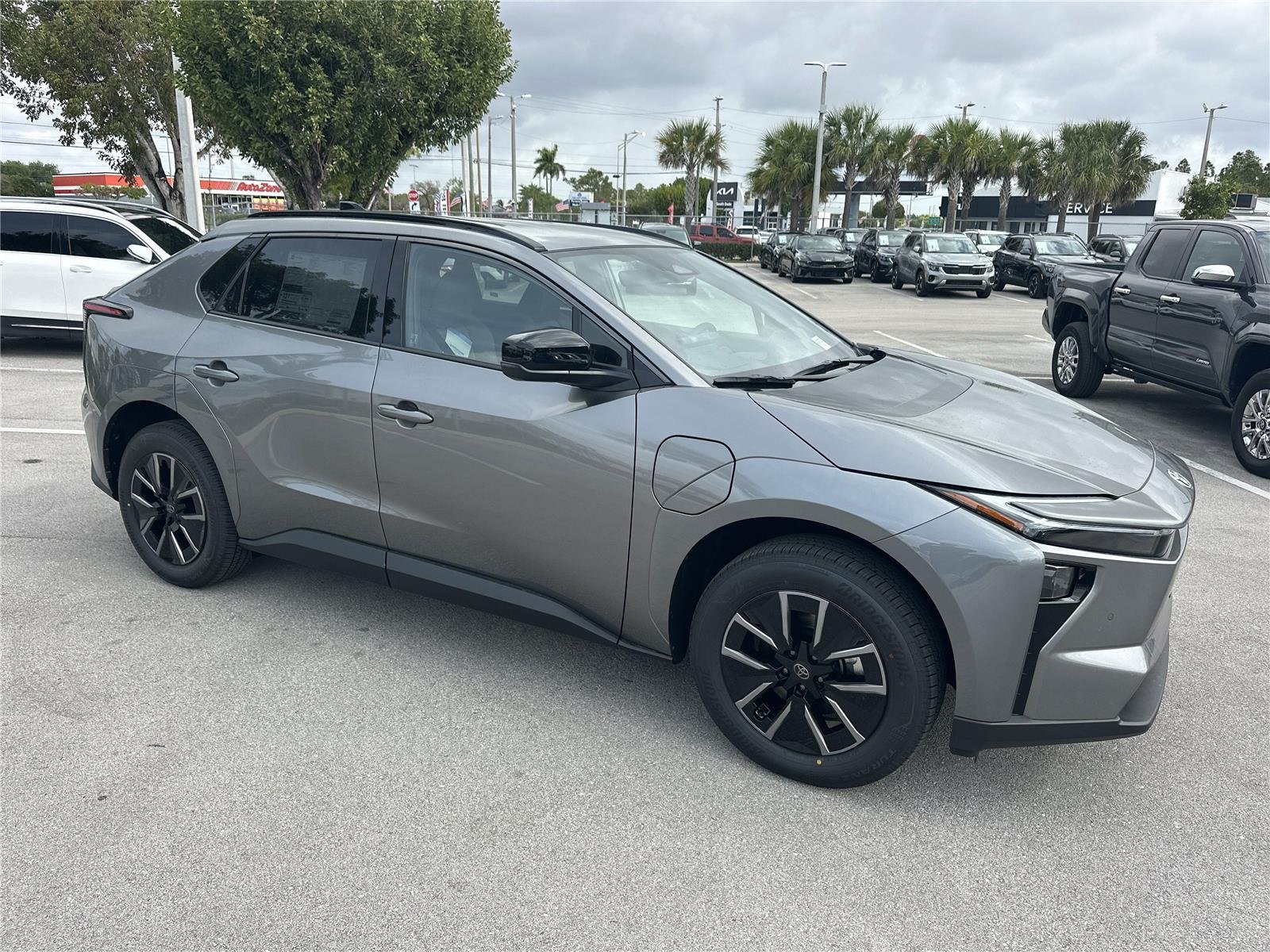 View vehicle photo 3