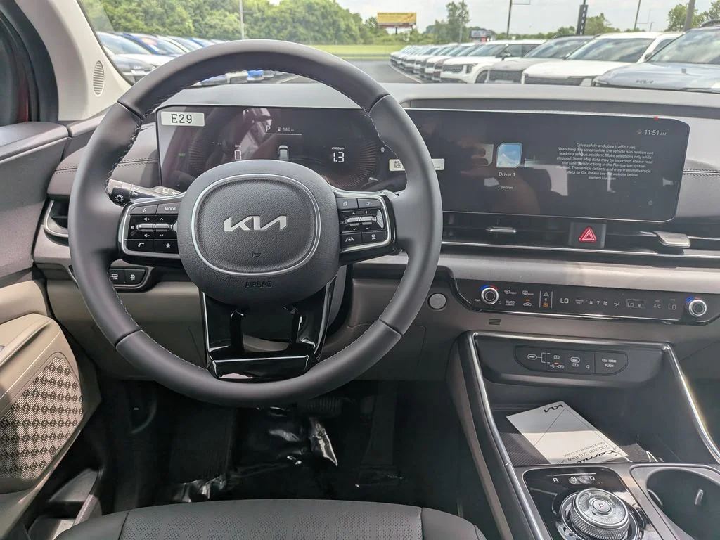 2026 Kia Carnival EX - Photo 11