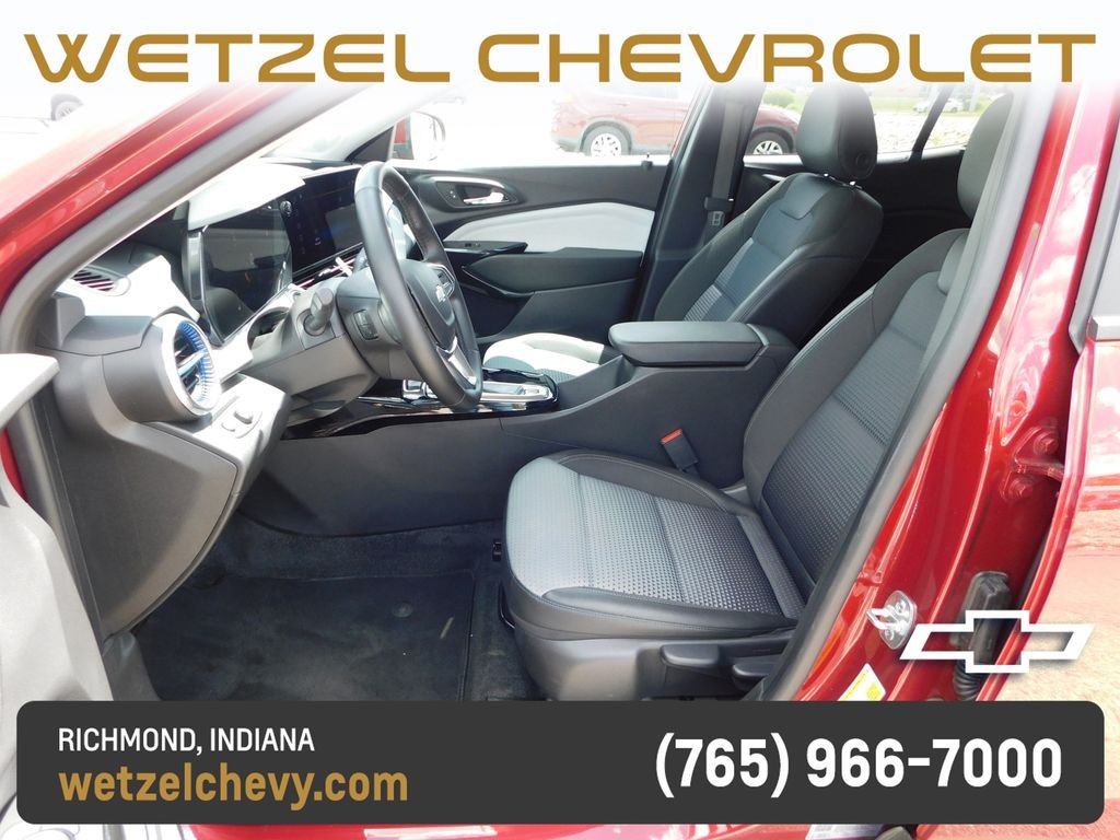 Used 2025 Red Chevrolet LT image 12