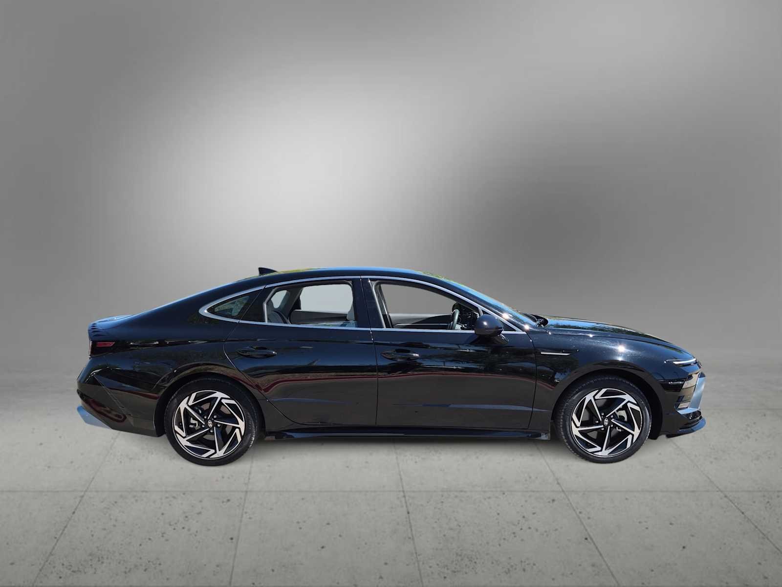 Certified Used 2026 Abyss Black Hyundai SEL Sport image 9