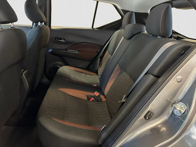 Used 2022 Gray Nissan SR image 13