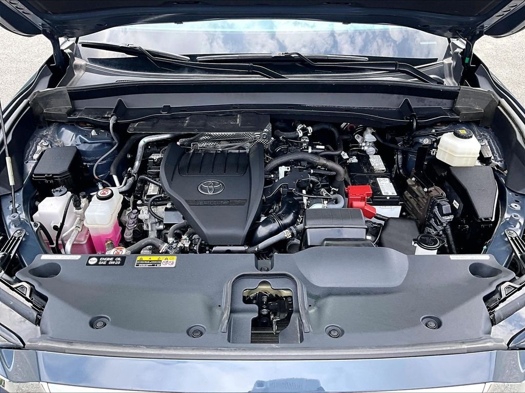 Used 2024 White Toyota XLE image 31