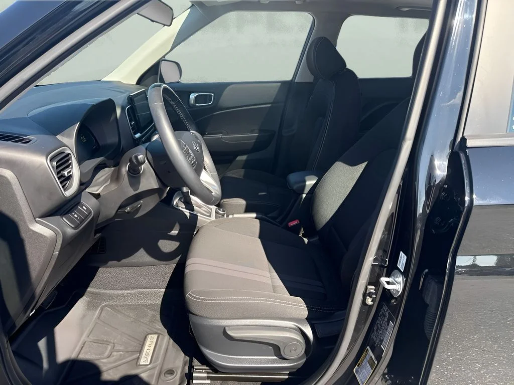 Used 2024 Black Hyundai SEL image 9