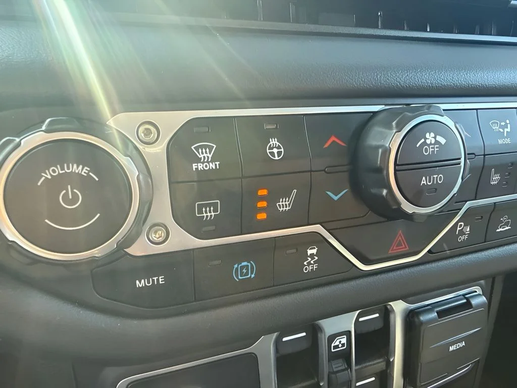 Used 2025 Gray Jeep Sahara 4xe image 12