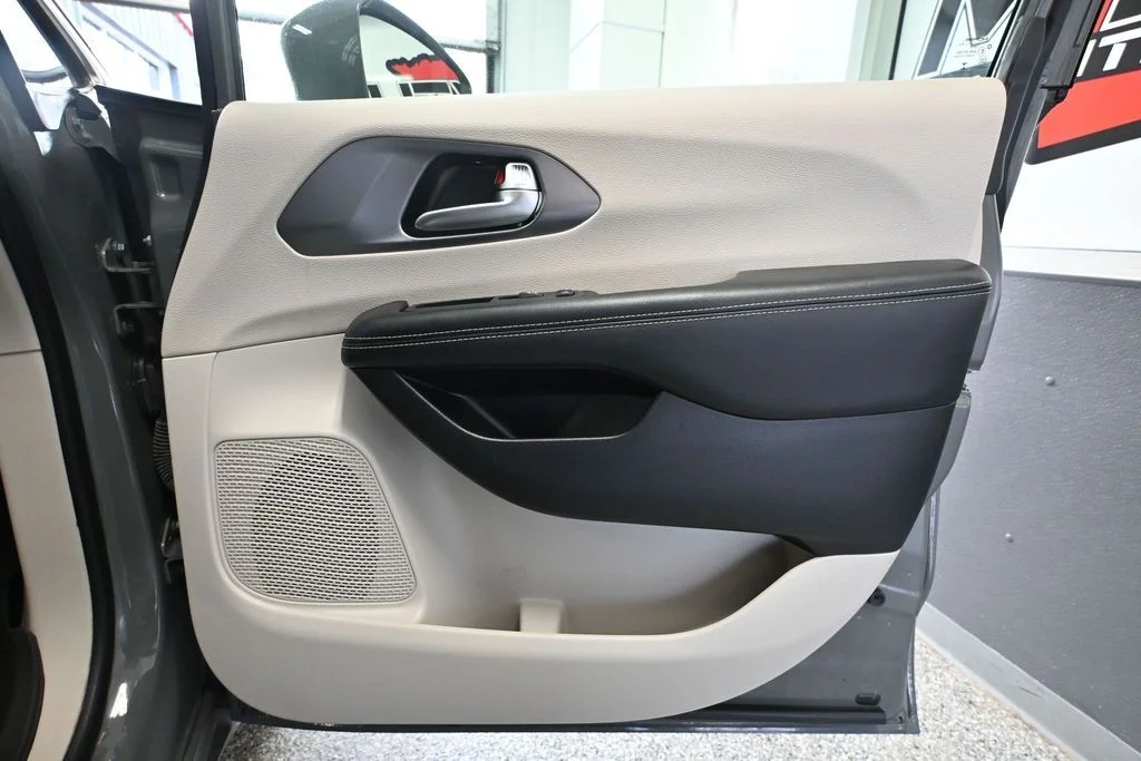 2022 Chrysler Pacifica Touring L - Photo 46