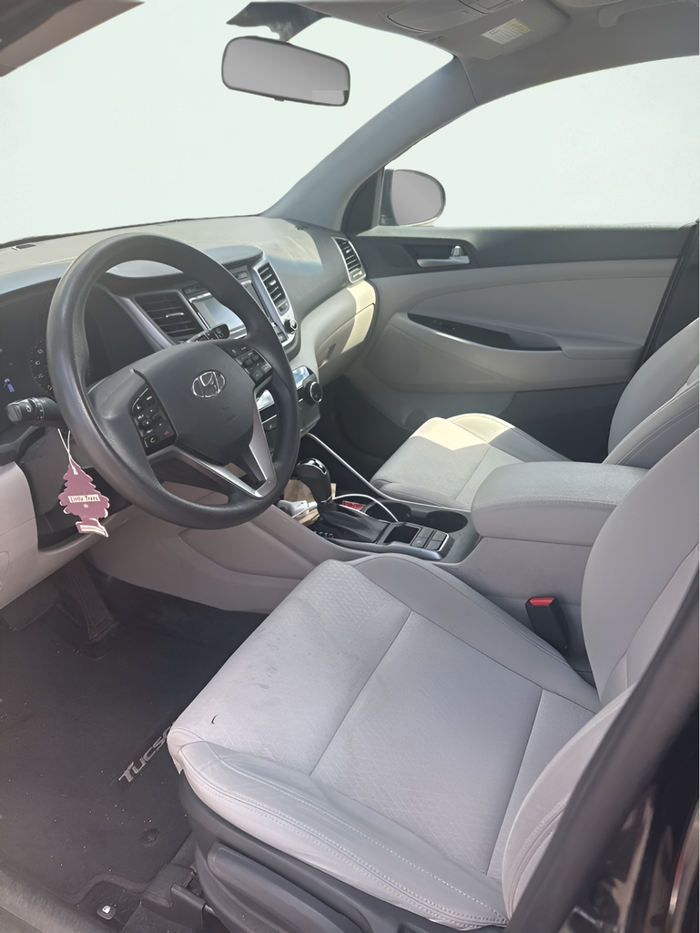 Used 2017 Black Hyundai SE image 7
