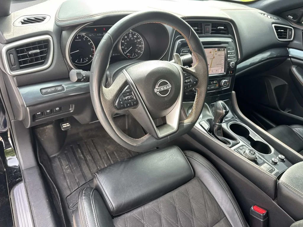 Used 2023 Black Nissan SR image 28