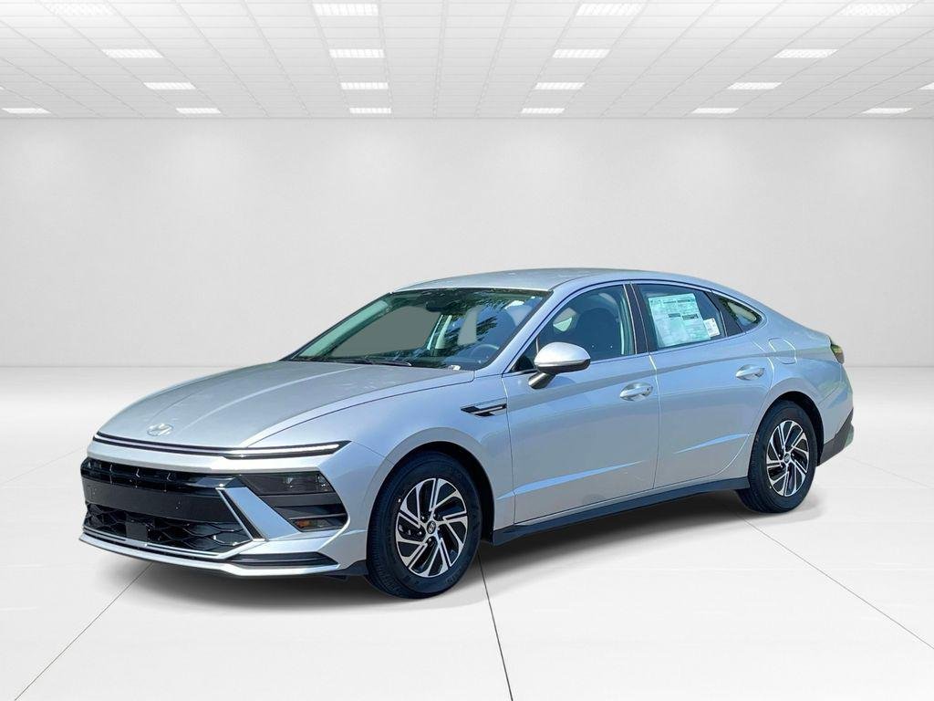 New 2026 Silver Hyundai Blue image 3