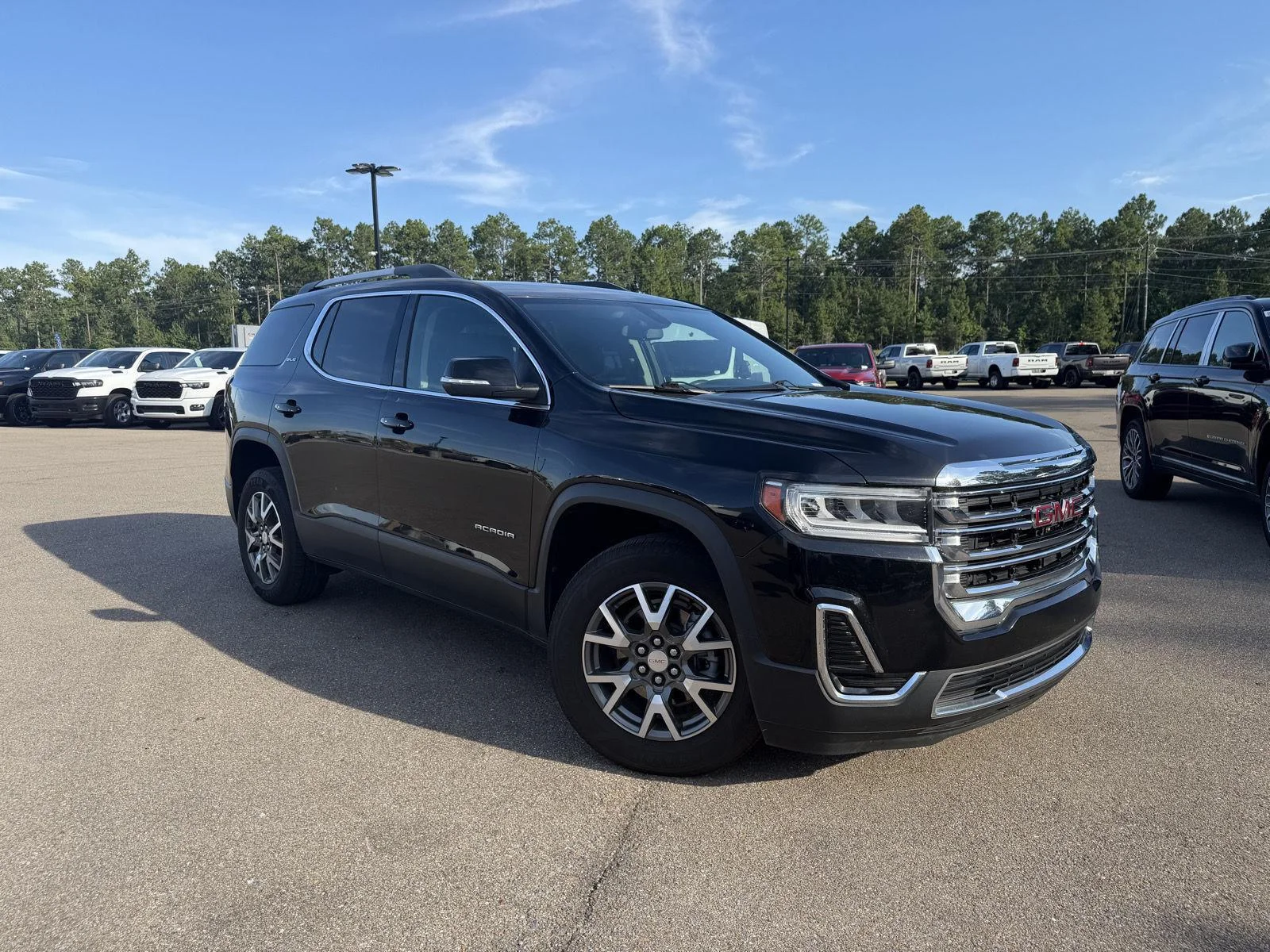 Used 2021 Ebony Twilight Metallic GMC SLE image 3