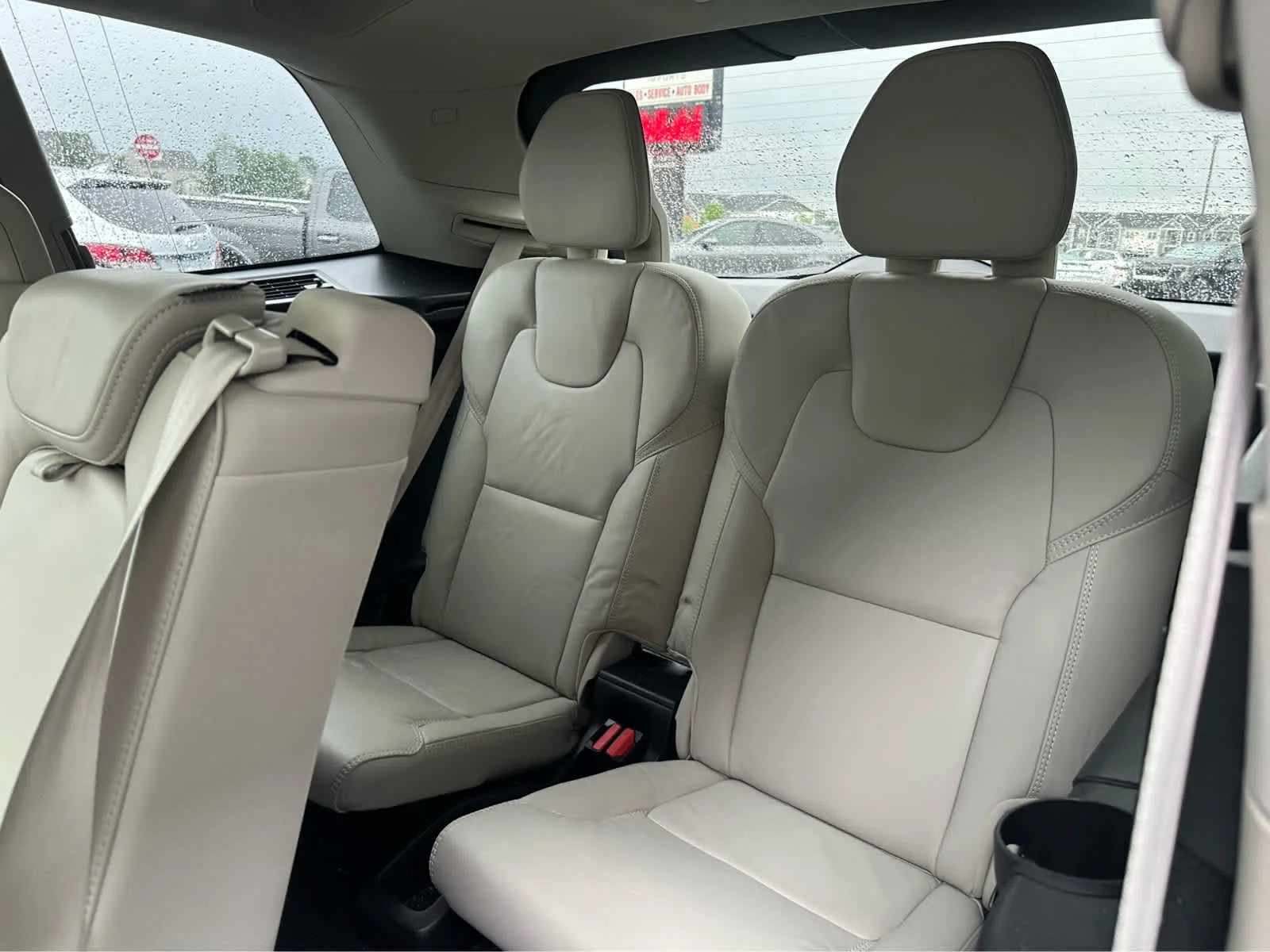 Used 2026 VAPOUR GREY Volvo Ultra image 12