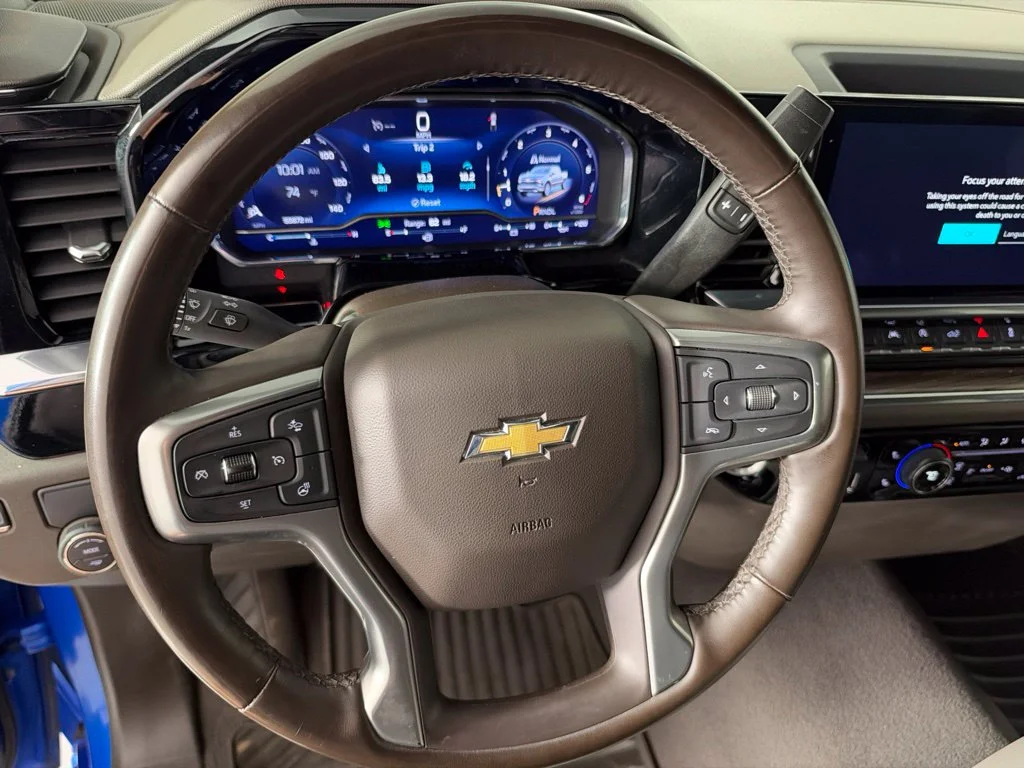Used 2025 Blue Chevrolet LT image 29
