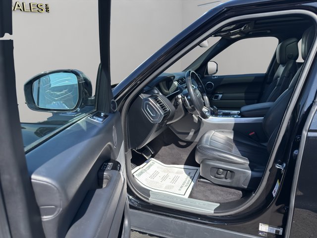 Used 2022 Black Land Rover HSE Silver Edition image 26