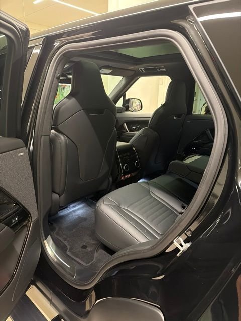 New 2027 Santorini Black Land Rover  image 9