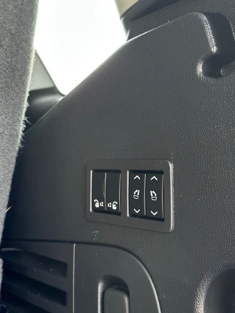 Used 2017 Onyx Black GMC Denali image 34