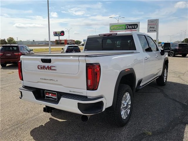 Used 2023 White Frost Tricoat GMC Denali 4x4 Crew Cab 6.75 ft. box 158.9 in. WB image 3
