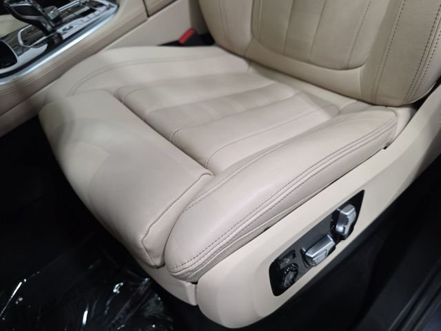 Used 2022 Arctic Grey Metallic BMW xDrive45e image 28