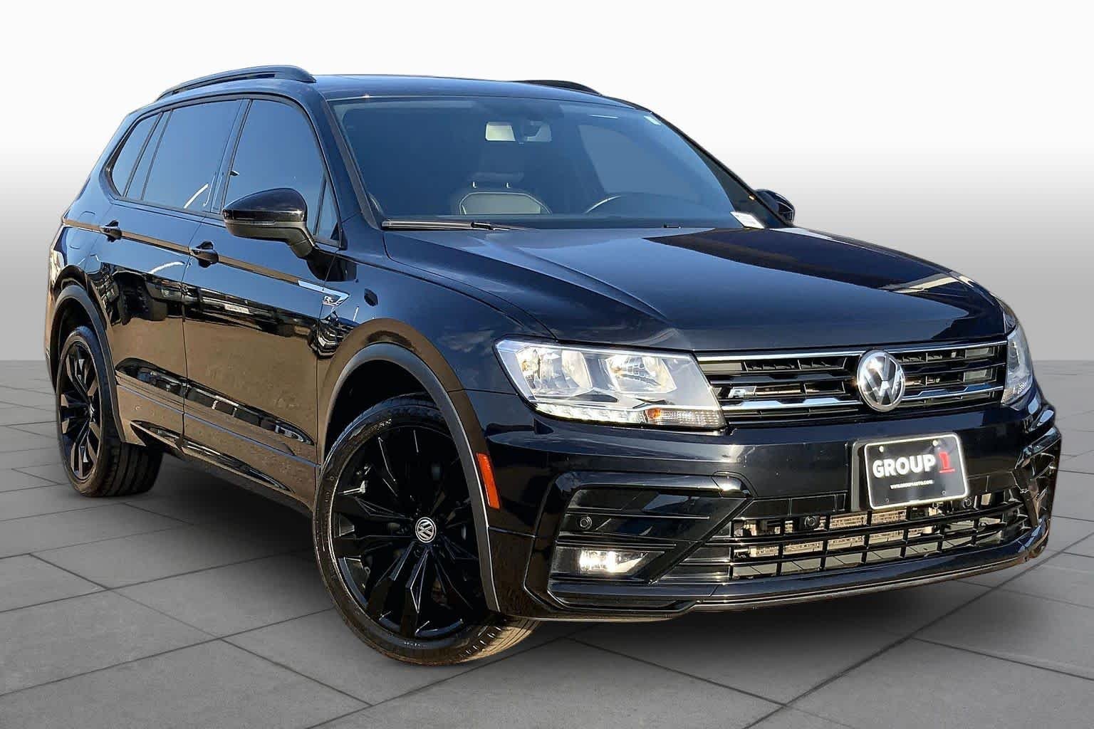 Pre-Owned 2021 Volkswagen Tiguan SE R-Line Black