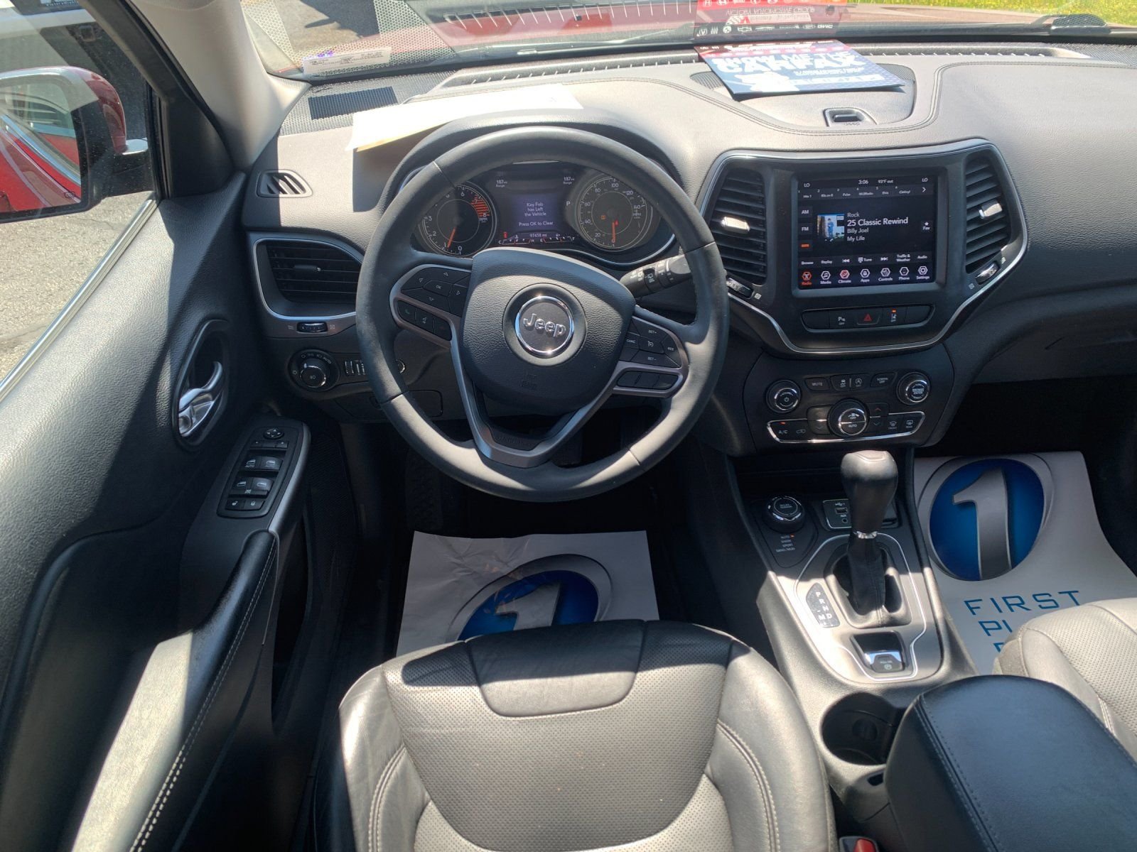 Used 2021 Red Jeep Latitude Lux image 16