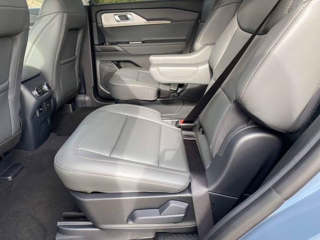 New 2026 Vapor Blue Metallic Ford Active image 8