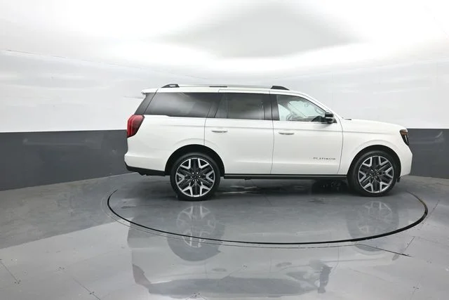 New 2026 Star White Metallic Tri-Coat Ford Platinum® image 8