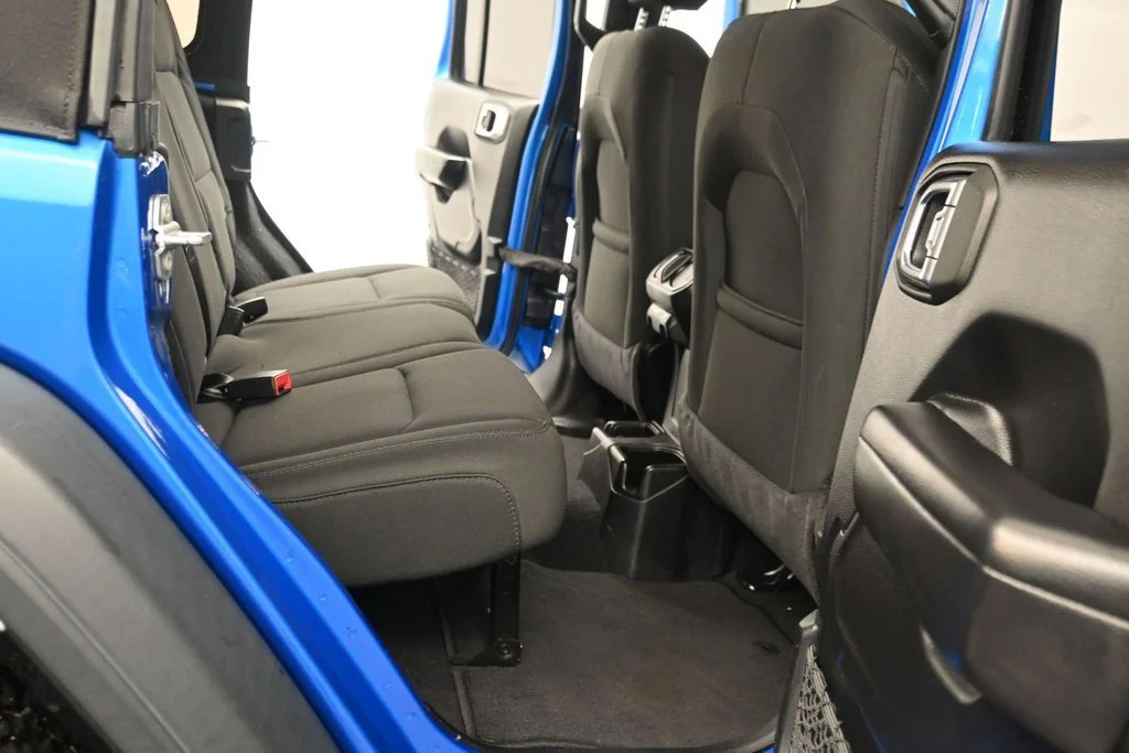 Used 2021 Blue Jeep Unlimited Sport S image 19