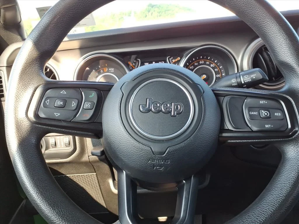 Used 2019 Green Jeep Unlimited Sport image 19