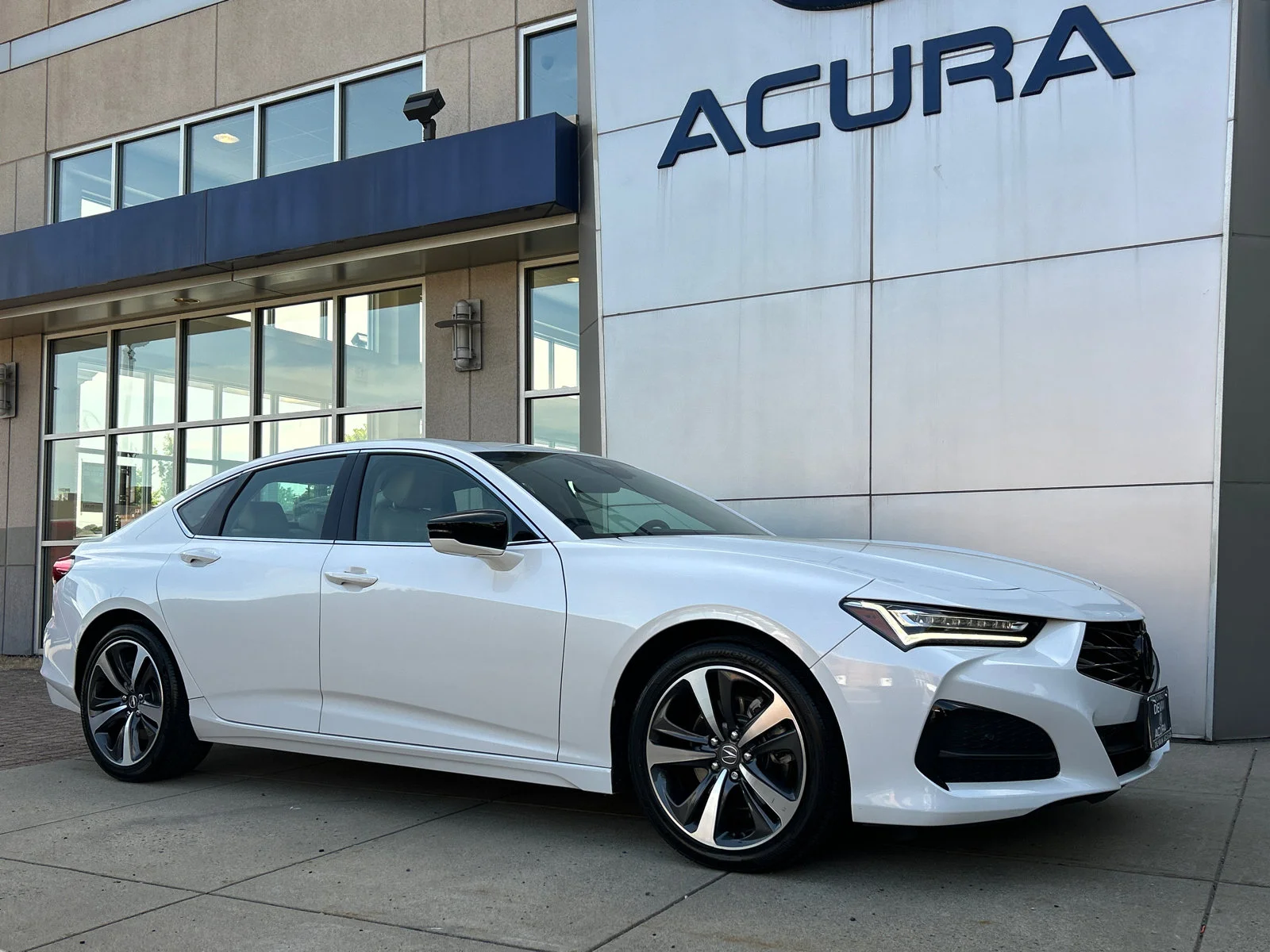 Certified Used 2025 Platinum White Pearl Acura TECH image 27