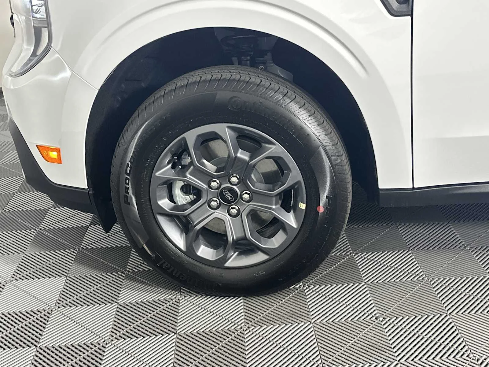 New 2026 Oxford White Ford XLT image 12