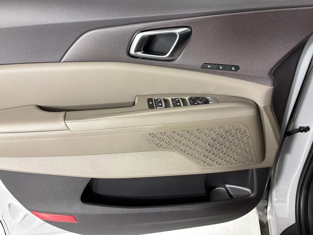 New 2026 Ceramic Silver Kia EX image 14