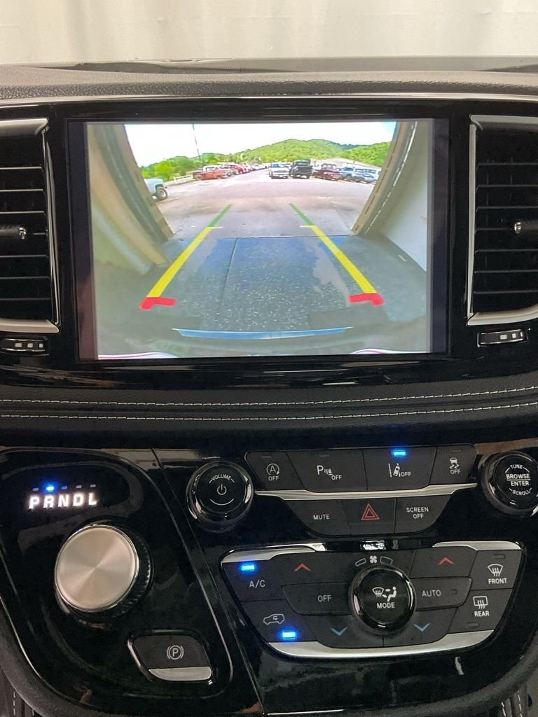 2025 Chrysler Pacifica Limited - Photo 16