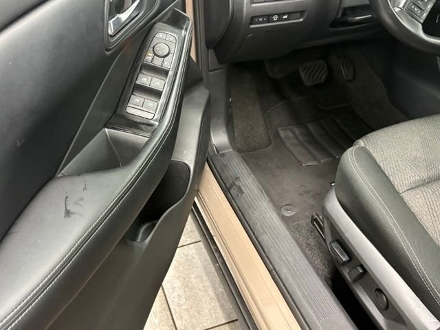 Used 2025 Beige/tan Nissan SV image 12