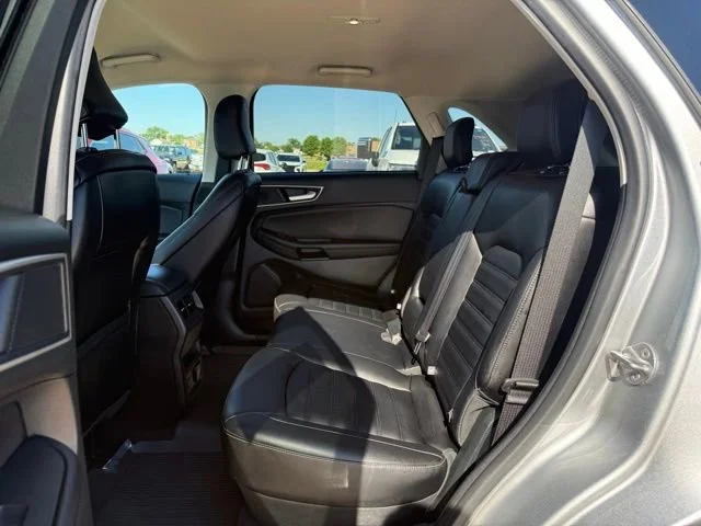Used 2022 Black Ford SEL image 33
