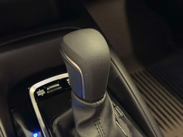 Used 2025  Toyota SE image 30