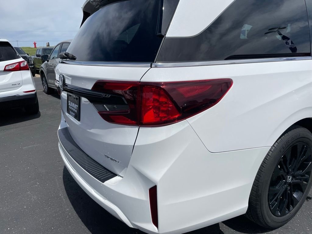 Used 2025 White Honda Sport-L image 33